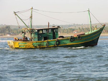 मौत के सामने उम्‍मीदों की डुबकियां लगा रहे परिजन