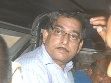 सीएमओ मर्डर: डा. एके शुक्ला चार दिनों की रिमांड पर