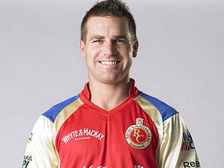 IPL में खिलाड़ी ने महिला से की छेड़छाड़, गिरफ्तार