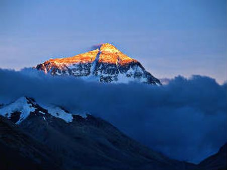 एवरेस्‍ट पर तीन पर्वतारोहियों की मौत