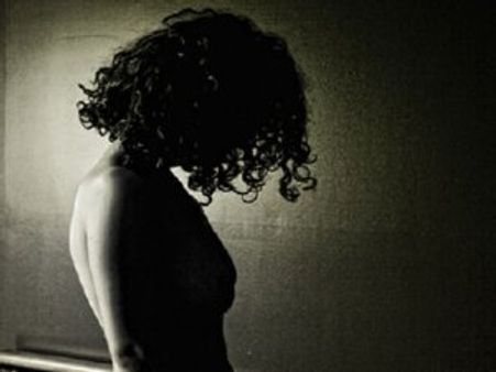 साइबर कैफे में पत्‍नी की ब्‍लू फिल्‍म देख पति के उड़े होश