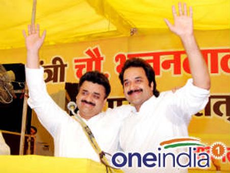 पूर्व उपमुख्यमंत्री चंद्र मोहन कांग्रेस छोड़ हजकां में शामिल