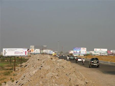 नोएडा एक्सटेंशन का टेंशनः एनसीआर प्लानिंग बोर्ड को घेरा