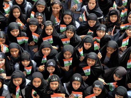 मदरसों में फहराया जाएगा तिरंगा