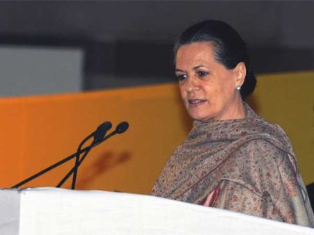 सोनिया गांधी बनीं दुनिया की छठी सबसे ताकतवर महिला