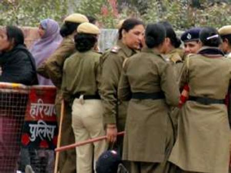 महिला सिपाही की पिटाई मामले में टाइटलर पर केस दर्ज
