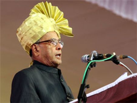 विकास की बाधाओं को दूर करें ताकि लाभ गरीबों को मिले: प्रणब