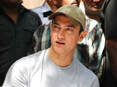 टीम अन्ना में शामिल होंगे आमिर खान?