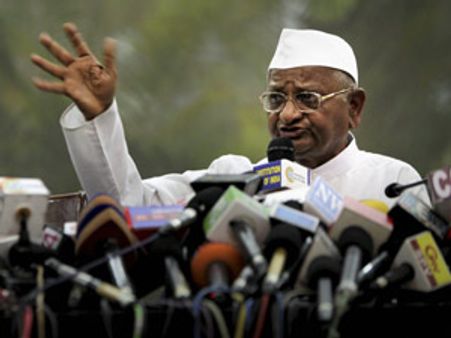 अन्‍ना आज कर सक‍ते हैं अपनी नयी टीम का ऐलान, करेंगे रणनीतियों का खुलासा