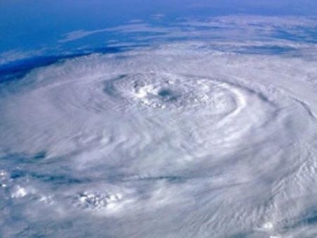 अमेरिका में सैंडी की तबाही के बाद भारत में नीलम की आशंका, अलर्ट