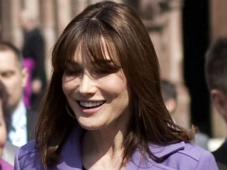 समलैंगिकों की शादी और बच्चे जरूर होने चाहिए: कार्ला ब्रूनी