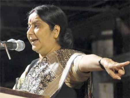 FDI पर बहस: सुषमा ने मैकडॉनल्‍ड, पेप्‍सी को भी लपेटा