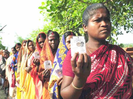 LIVE: गुजरात में पहले चरण में पटेल समाज के हाथ में मोदी की किस्‍मत