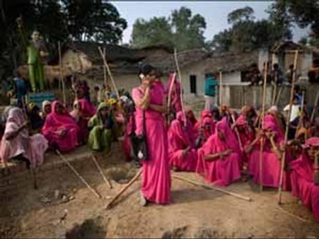 ‘पनबसना’ और ‘लाठी’ अब नहीं रही बुंदेलों की शान!