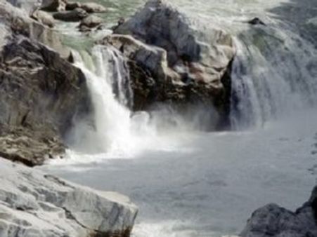 चीन की हिमाकत, भारत को बिना बताये ब्रह्मपुत्र पर बना रहा है 3 बांध