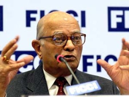 हेलीकॉप्‍टर डील: एनडीए के बृजेश मिश्र पर उठी उंगली