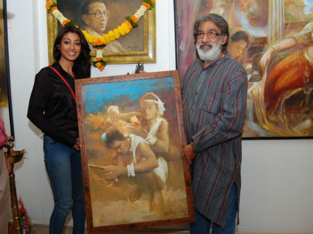 कला के रंग में रंगे बप्पी लहरी और पाउली डैम