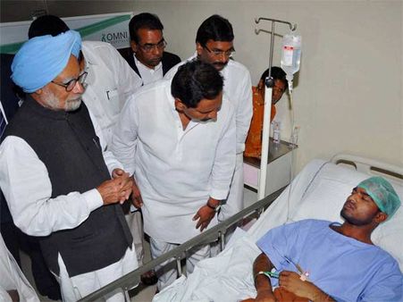 हैदराबाद ब्‍लास्‍ट: घायलों से पीएम ने कहा, 'ईश्वर आपका कल्याण करें'