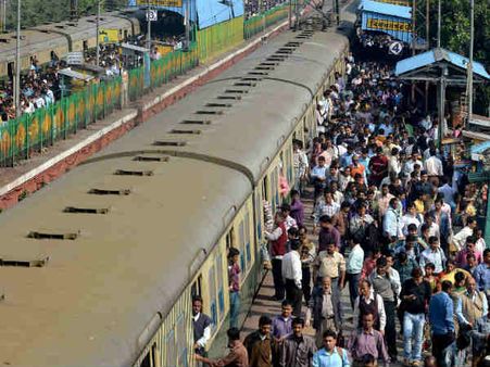 रेल बजट 2013: रेल मंत्री ने किया 94 नई ट्रेनों का ऐलान