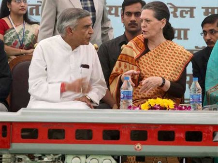 रेल बजट 2013: नहीं बढ़ेगा यात्री किराया