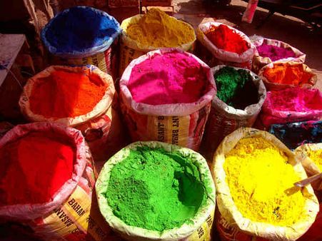 सावधान! तेजाब से कम नहीं केमिकल वाले रंग