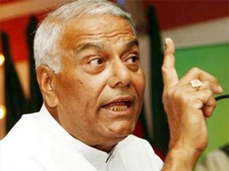 यशवंत सिन्हा को 2जी मामले पर टिप्पणी नहीं करनी चाहिए : कांग्रेस