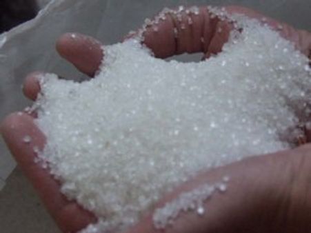 कड़वी होगी चीनी की मिठास, शुगर से सरकार की कंट्रोल खत्म