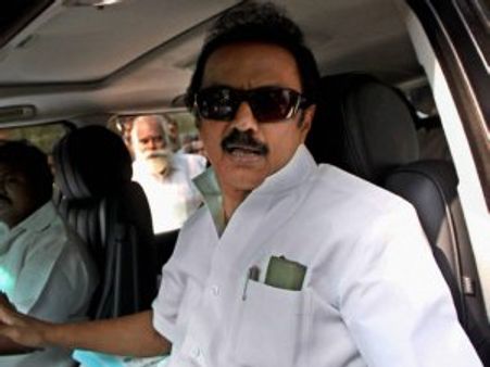 अध्यक्ष से बदसलूकी करने पर डीएमके नेता स्तालिन सदन से निलंबित