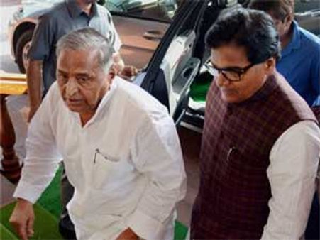 आडवाणी की तारिफ करने पर मुलायम से खफा मुस्लिम नेता