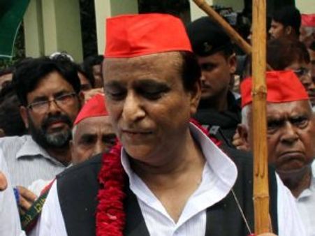 आजम खां से अमेरिकी एयरपोर्ट पर बदसलूकी