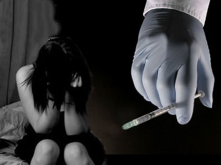 मां ने सिरिंज से 14 साल की बेटी को गर्भवती बनाया