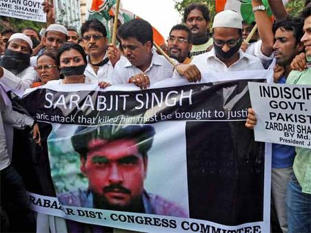 'ना-पाक सरकार ने करायी सरबजीत की हत्‍या'