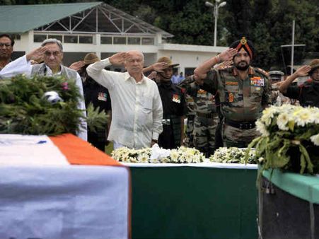 अंतिम इंसान को बचाए जाने तक उत्तराखंड में ही रहेंगी सेना: सेना प्रमुख