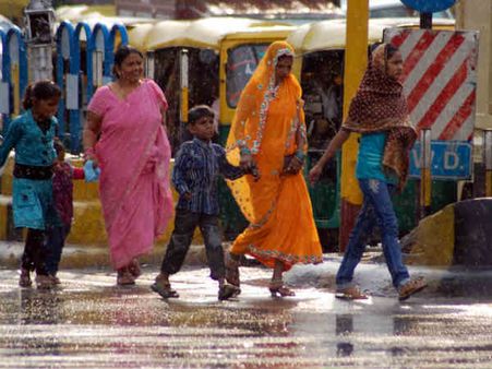 उत्तर भारत में विभिन्न हिस्सों में बारिश के आसार