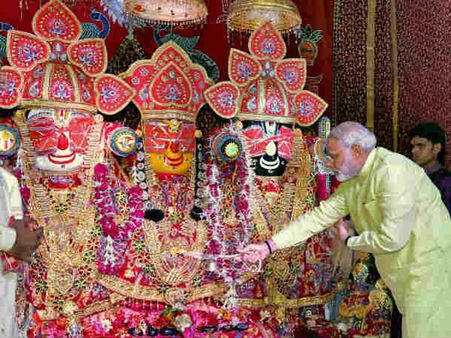 PICS: जगन्‍नाथ यात्रा पर मोदी ने 12वीं बार खींचा रथ