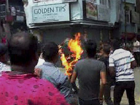 तेलंगाना के बाद गोरखालैंड को अलग करने की मांग तेज, आत्‍मदाह के प्रयास