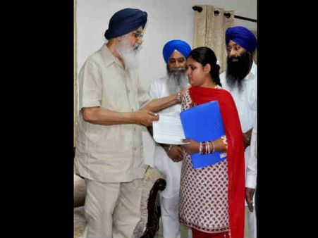 सरबजीत की बेटी बनीं नायब तहसीलदार