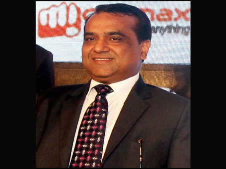 माइक्रोमैक्‍स मोबाइल कंपनी के मालिकों को सीबीआई ने घूस देते रंगे हाथों किया गिरफ्तार