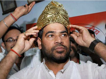 'मनो मंत्र' से मुग्ध हुए कांग्रेस नेता, साधु यादव ने की मोदी से मुलाकात