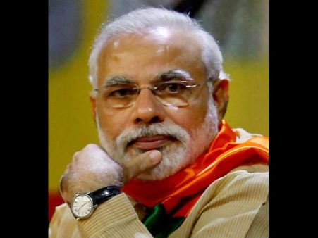 भारत का रूपया मृत्‍यु शय्या पर है: नरेंद्र मोदी