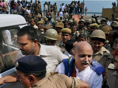 हाई कोर्ट के आदेश पर किया गया सिंघल और तोगड़िया को फौरन रिहा