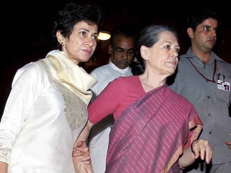 खाद्य सुरक्षा बिल पर वोटिंग से पहले सोनिया बेचैन, इलाज के बाद एम्स से छुट्टी