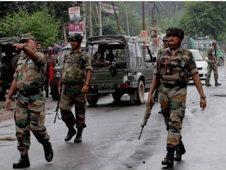 जुबिन के लाइव कंसर्ट से ठीक पहले कश्मीर में CRPF कैंप पर आंतकियों का हमला