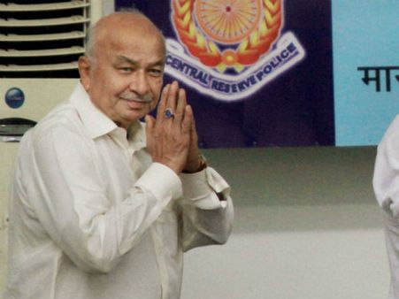 गृहमंत्री शिंदे को मिली बड़ी राहत, आदर्श सोसाइटी घोटाले में सीबीआई ने दी क्लीन चिट