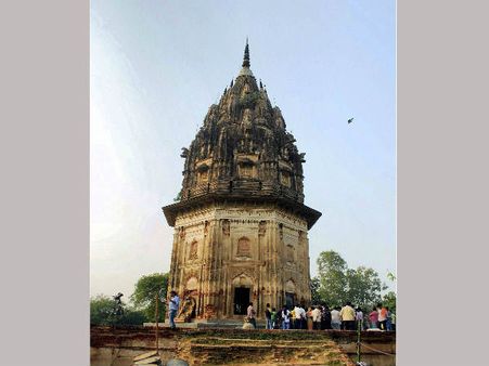 जानें- डौंडिया खेड़ा किले से जुड़ी कुछ रोचक बातें