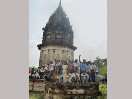 खजाना खुदाई: छह दिनों बाद भी सोना नहीं मिला