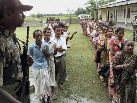 छत्‍तीसगढ मतदान: दो केंद्रों पर माओवादियों के कारण मतदान रद्द