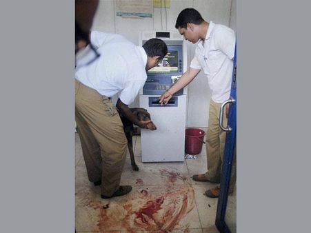बैंगलोर ATM लूट में पुलिस ने किया 1 लाख रु. ईनाम का ऐलान