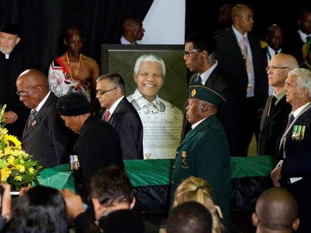 राजकीय सम्मान के साथ हुआ नेलसन मंडेला का अंतिम संस्कार