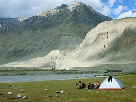 5 भारतीयों को चीन ने बनाया बंधक, छोड़ा लेकिन धमकी के बाद